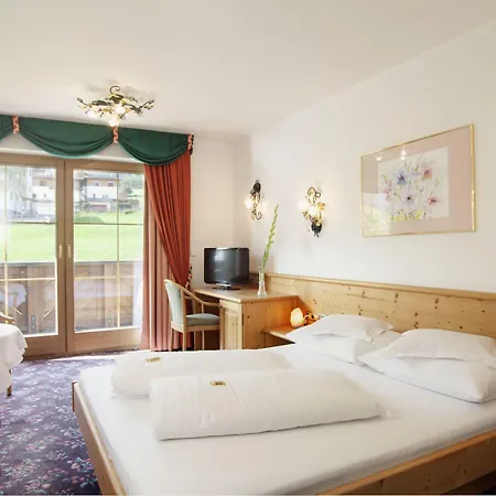 Wohlfuehlhotel Schiestl ホテル フューゲン