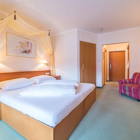 호텔 Wohlfuehlhotel Schiestl 4*