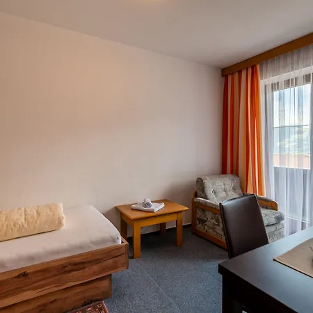 Wohlfuehlhotel Schiestl Hotell Fügen