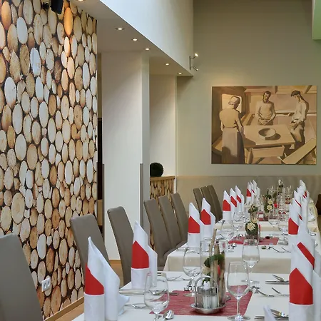 Wohlfuehlhotel Schiestl ホテル フューゲン