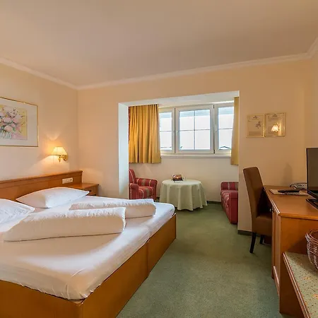 Wohlfuehlhotel Schiestl ホテル 4*