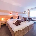 Wohlfuehlhotel Schiestl Fügen