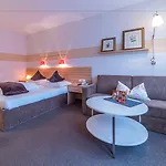 Wohlfuehlhotel Schiestl Fügen